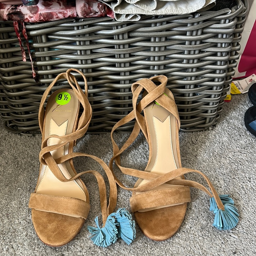 BRIAN ATWOOD SUEDE SANDALS SHOES SIZE 9 1/2 BRAND NEW - Picture 2 of 8
